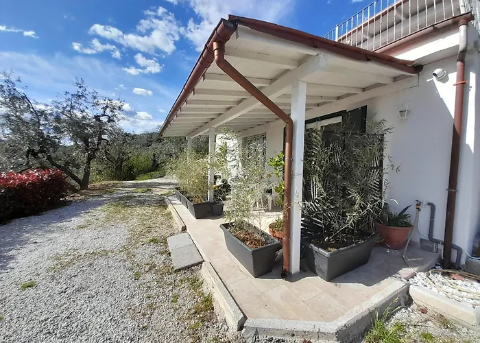 Casa de hóspedes Il Cedro Massa e Cozzile