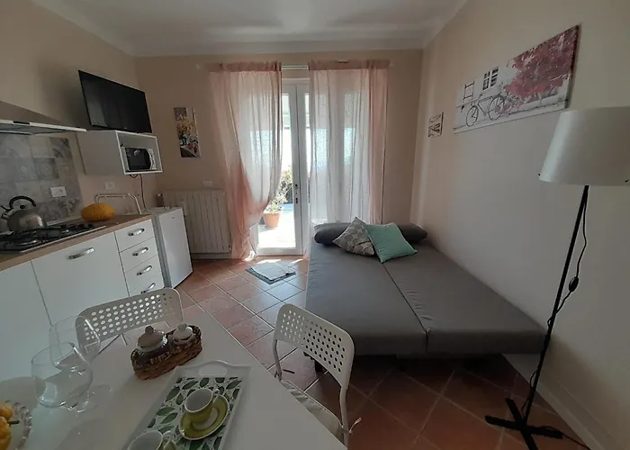 Il Cedro Massa e Cozzile